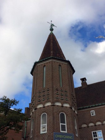 Posthuset - hullerne er til postduer!